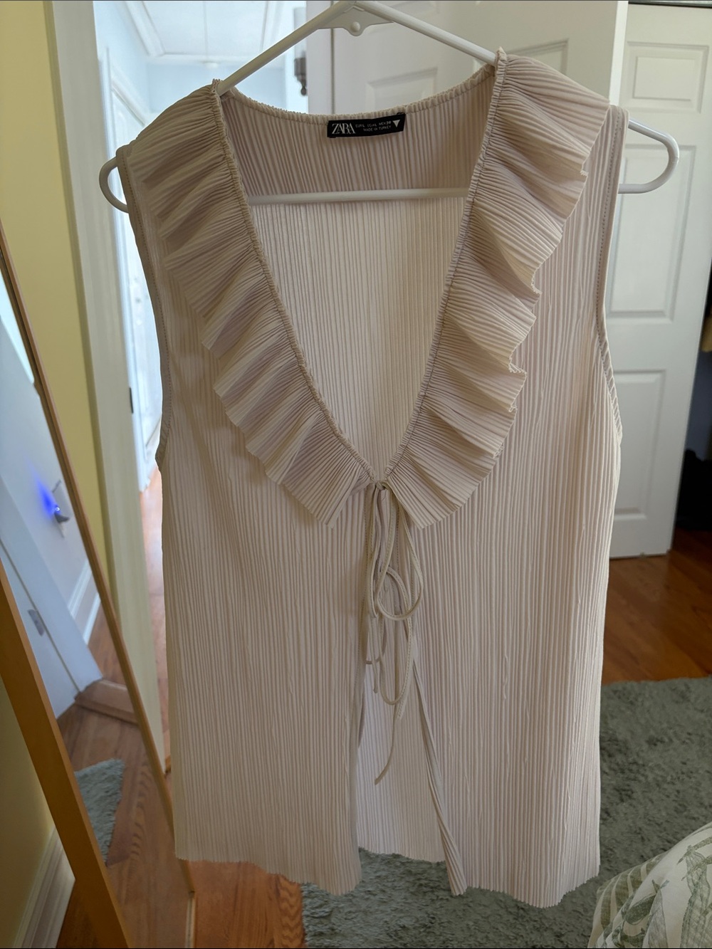 Zara Light Cream Pleated Ruffle V-Neck Tie-Front Camisole
